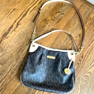 Michael Kors shoulder/crossbody